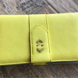 Stella & Dot Soho Citron Flap Wallet